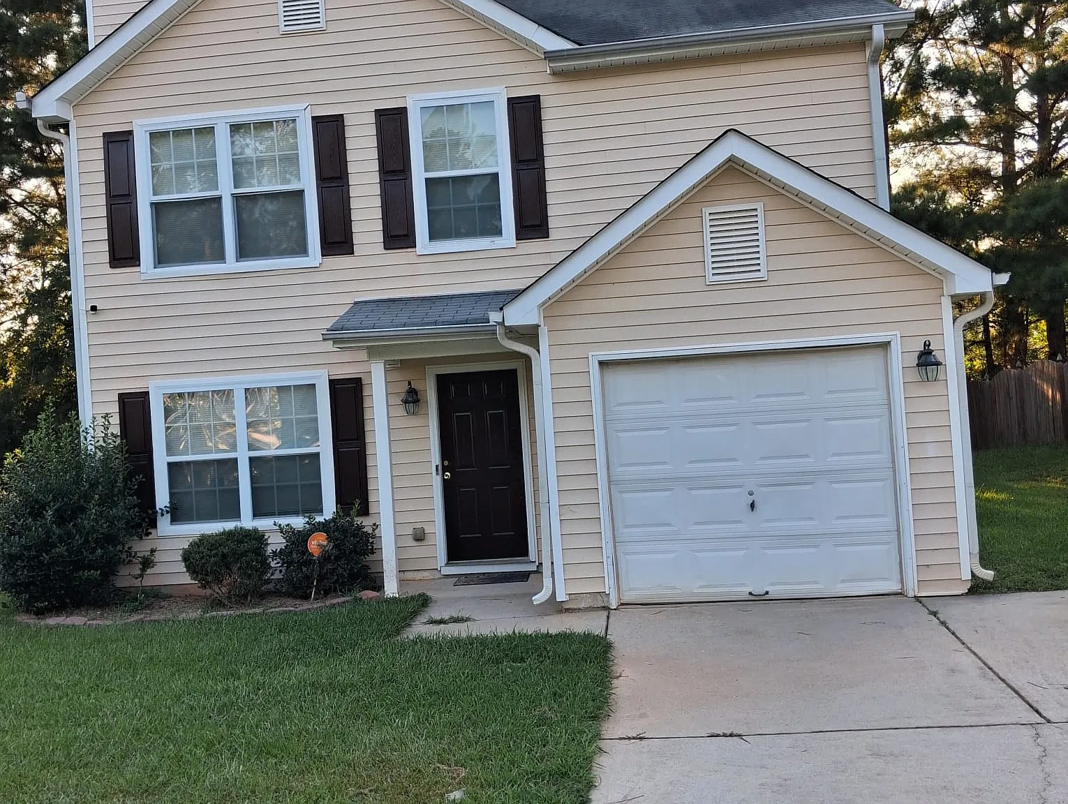 4 bed, 2.5 bath, 1548 sqft, $2,200 — Photo 1