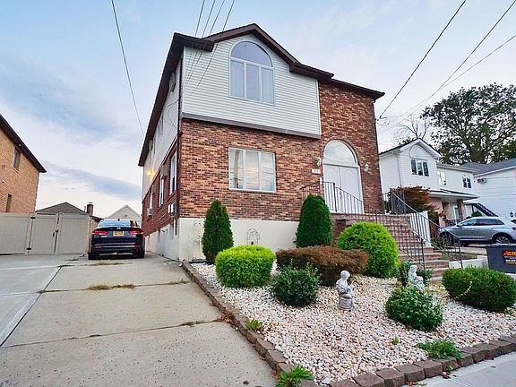 3rd image of 22 Mosely Ave