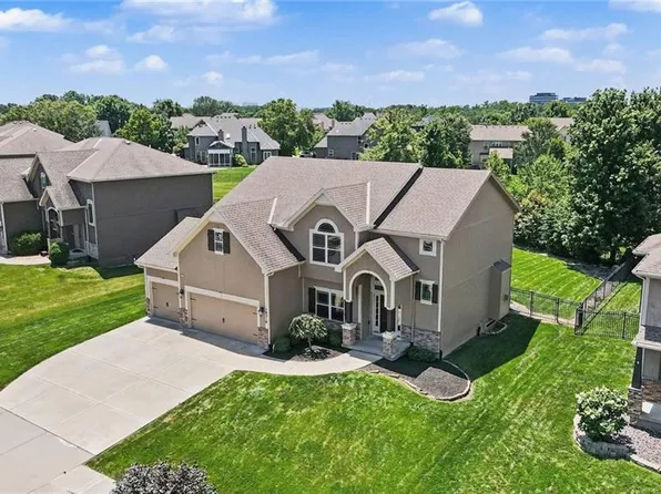 10318 N Fisk Ave, Kansas City, MO 64154