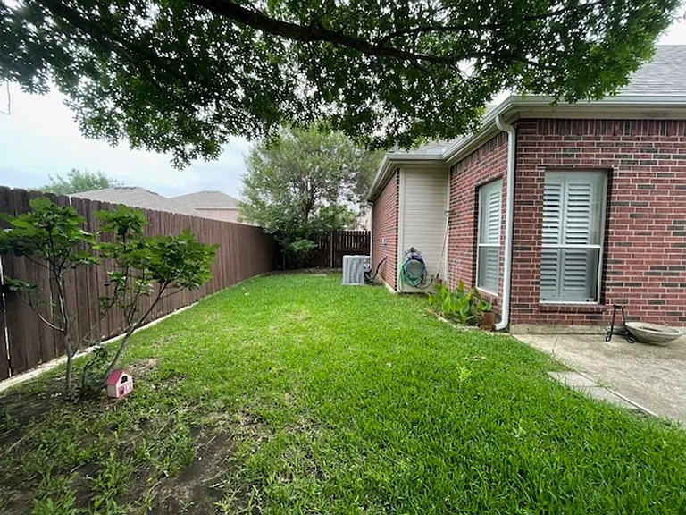 408 Hideaway Ct — Photo 27