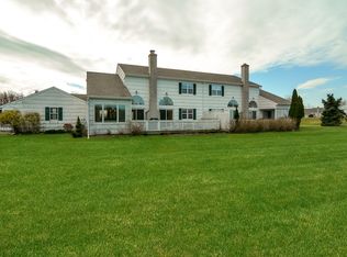 88 Saint Andrews Cir, Southampton, NY 11968