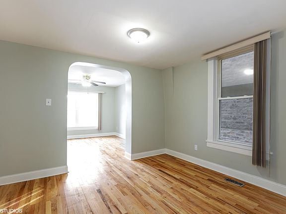 5th image of 319 N Homan Ave #2