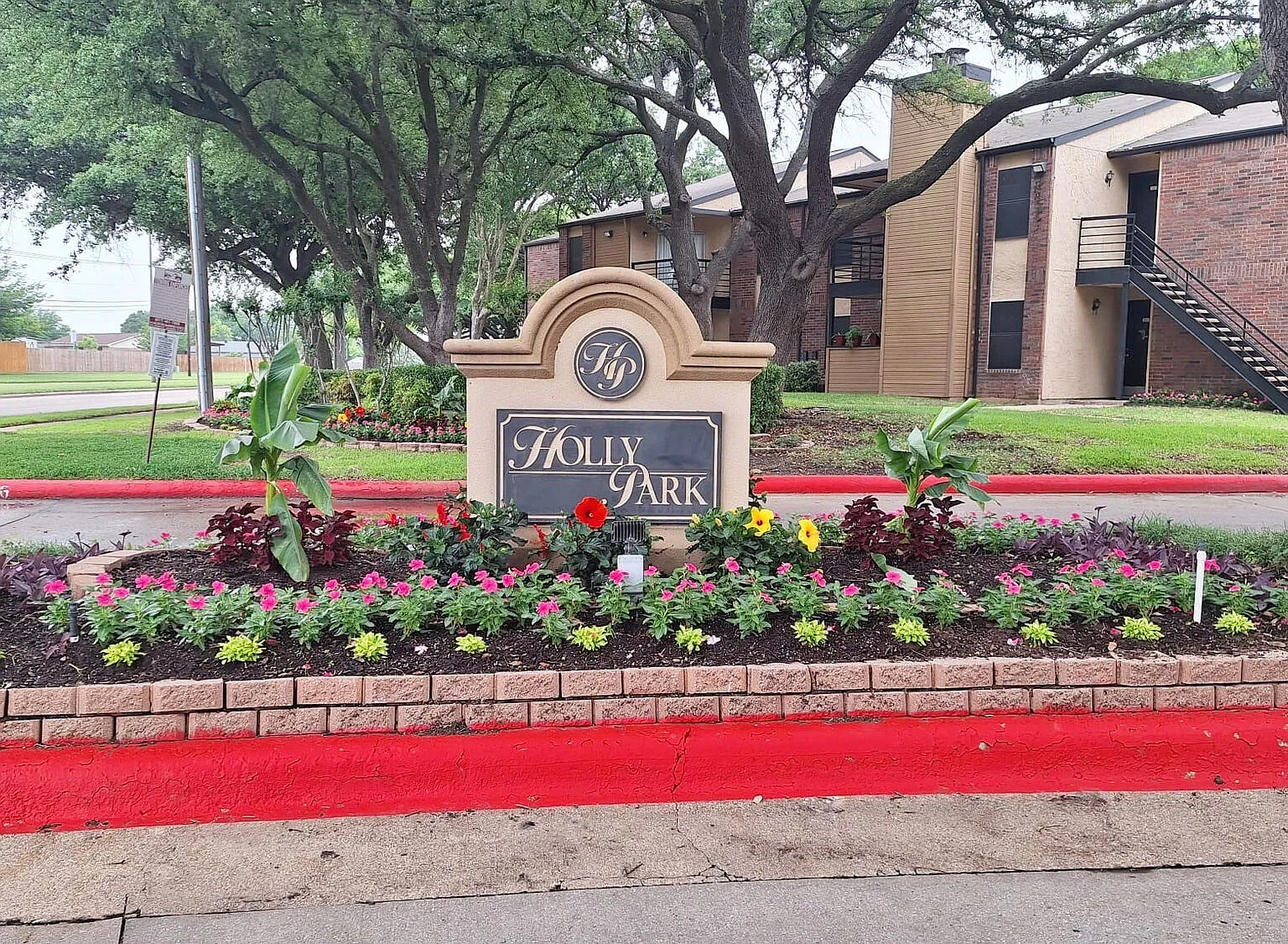 Holly Park — Photo 1