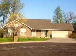 1206 Autumn Ct, Monett, MO 65708