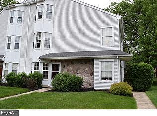 1st image of 1015 Hopkins Ct