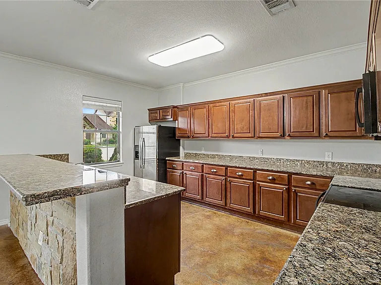 3337 Lieutenant Ave — Photo 5