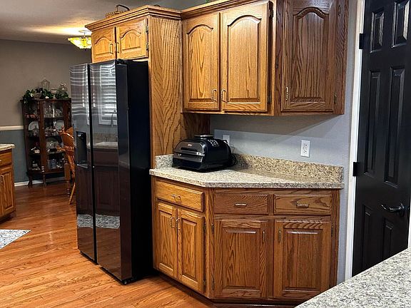 4th image of 1082 Tamworth Ln
