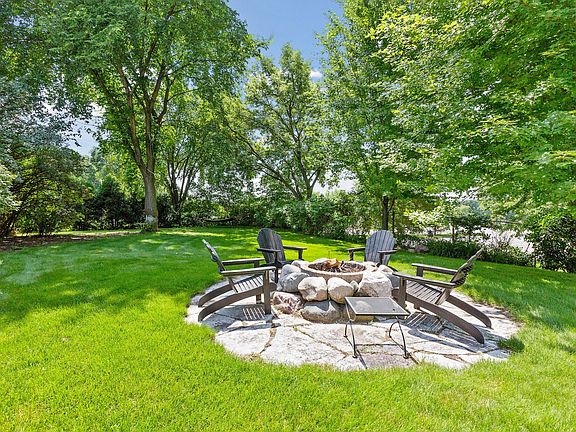Firepit & Yard behind garage