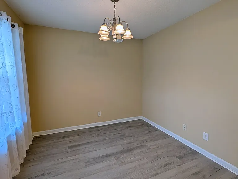 119 Kinnley Ct — Photo 4