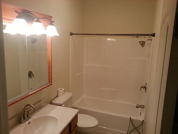 4th image of 707 Samuel Dr