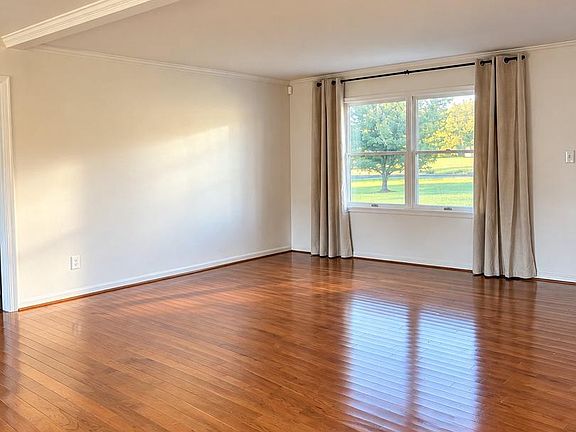 5th image of 5083 Sumerduck Rd
