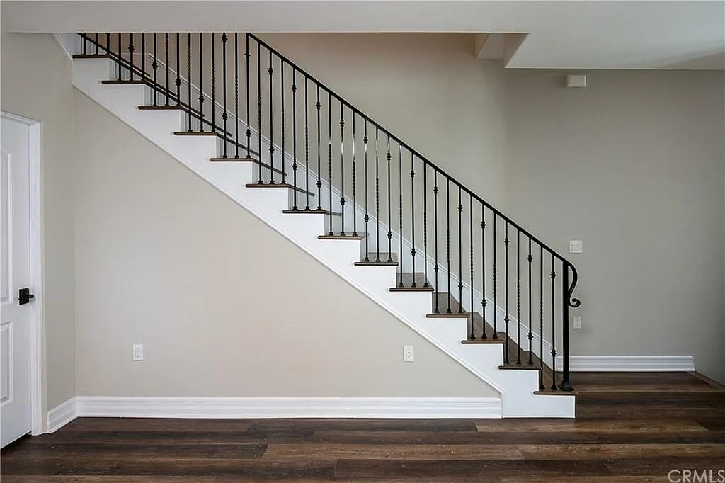 623 Fairview Ave — Photo 2