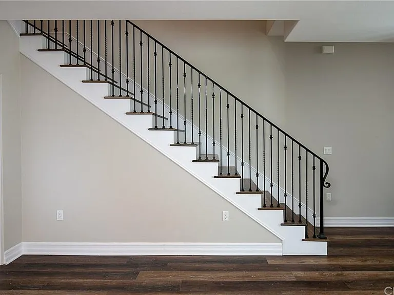 623 Fairview Ave #B — Photo 2