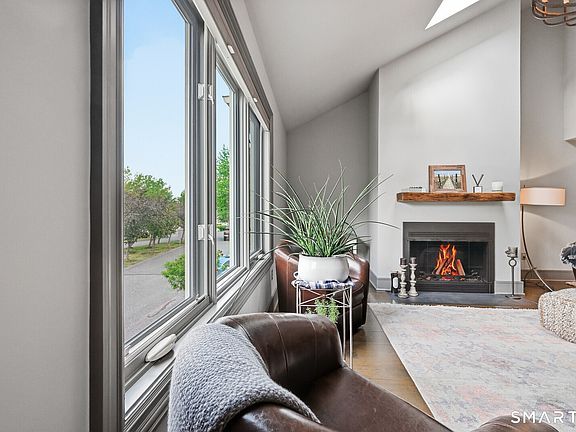 4th image of 12 Boulevard Drive #23-141