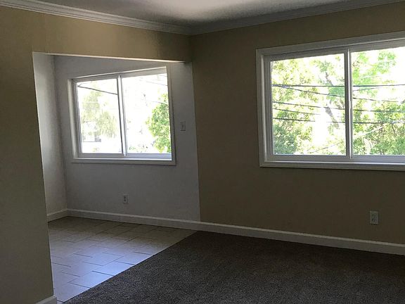 4th image of 1164 Clinton St APT 1