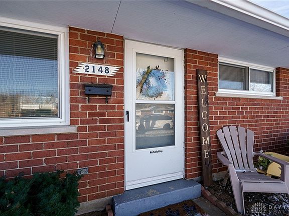 4th image of 2148 Terrylynn Ave