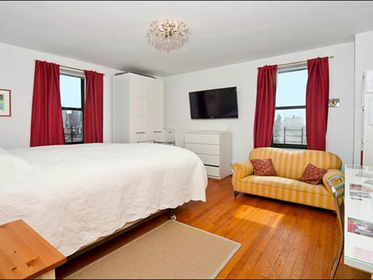 161 W 16th St #19G — Photo 3