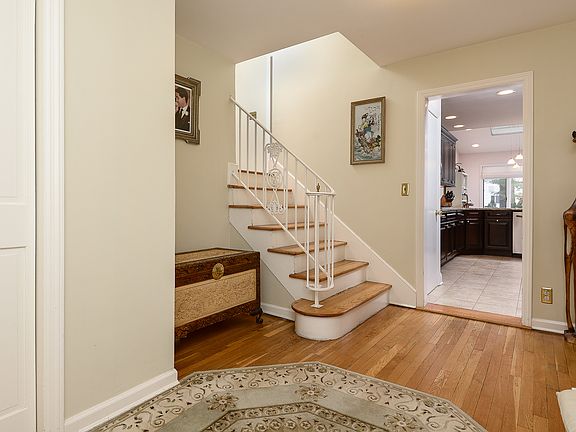 2nd image of 38 Rose Ave