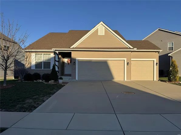 973 Konert Lake Dr, Fenton, MO 63026