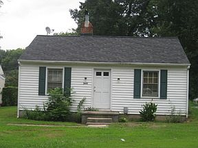 2nd image of 2443 Kenilworth Ave