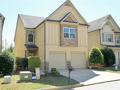 3885 Lake Manor Way, Atlanta, GA, 30349