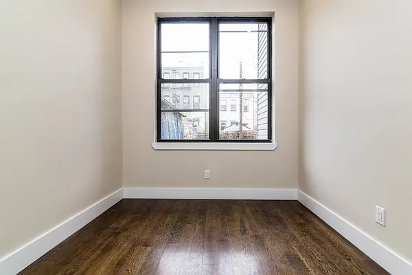 Rented by Nooklyn NYC LLC | media 24