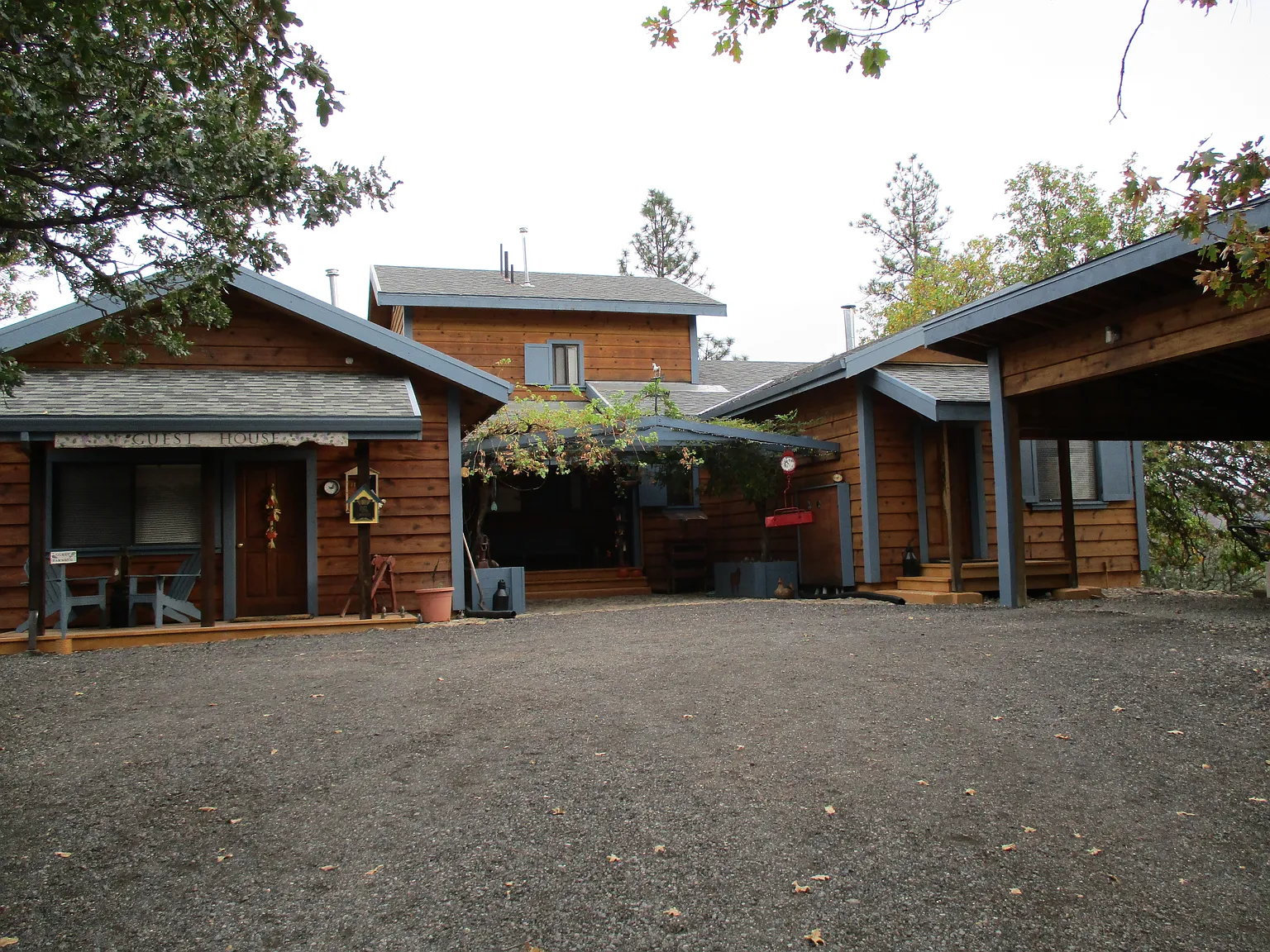734 Oak Hill Ln photo 1
