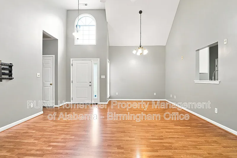 3 bed, 2.0 bath, 1675 sqft, $1,900 — Photo 2