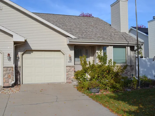 2456 Blake Ct, Oshkosh, WI 54904