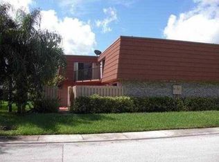 1402 SW 110th Way, Davie, FL 33324