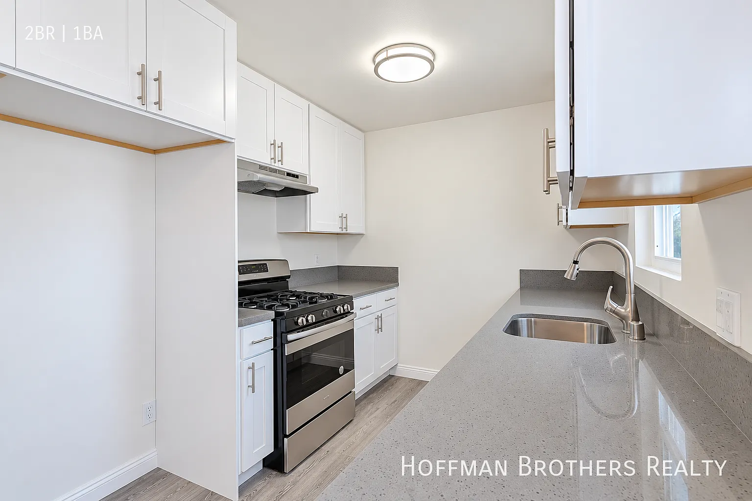 Spacious 2-Bedroom Inglewood Apartment With Classic Layout! Only $500 Deposit (OAC)!! — Photo 2
