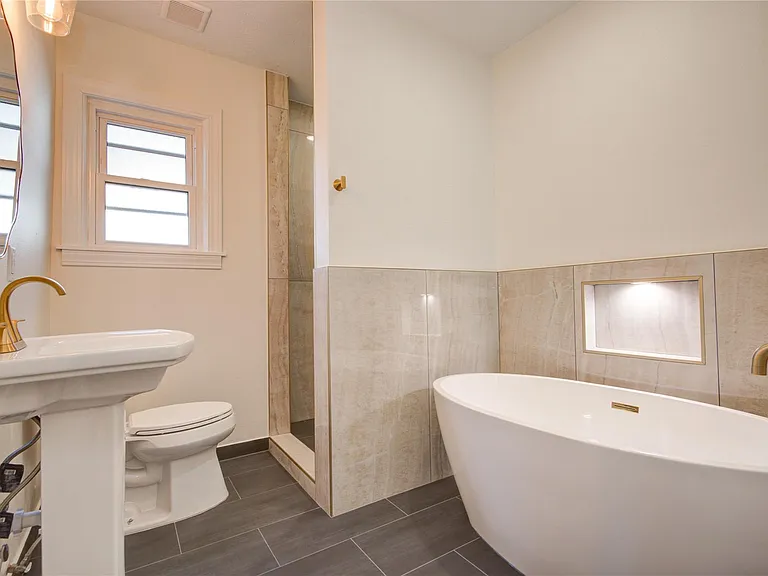 2208 Blodgett St #1 — Photo 21
