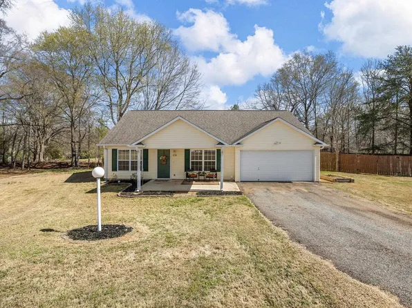 630 Kneewood Ct, Boiling Springs, SC 29316