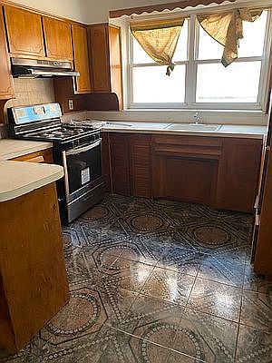 1st image of 969 E 84th St Floor 2