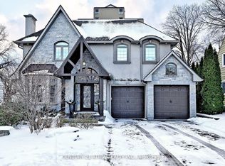 350 Queen Mary Dr, Oakville, ON L6K3L8