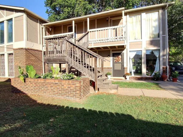 212 W Sarah Ln, Haysville, KS 67060