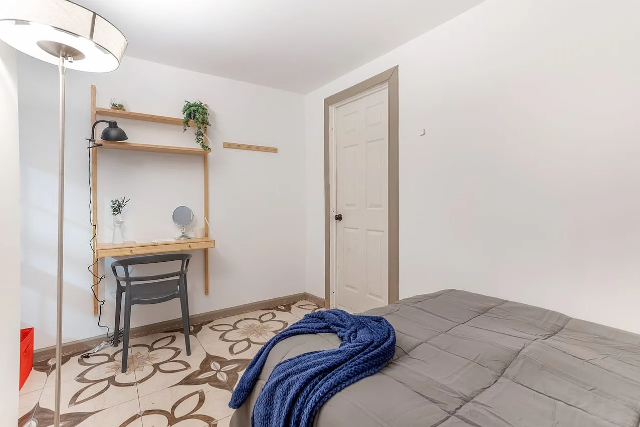 Functional ROOM at The Upper Manhattan House — Photo 2