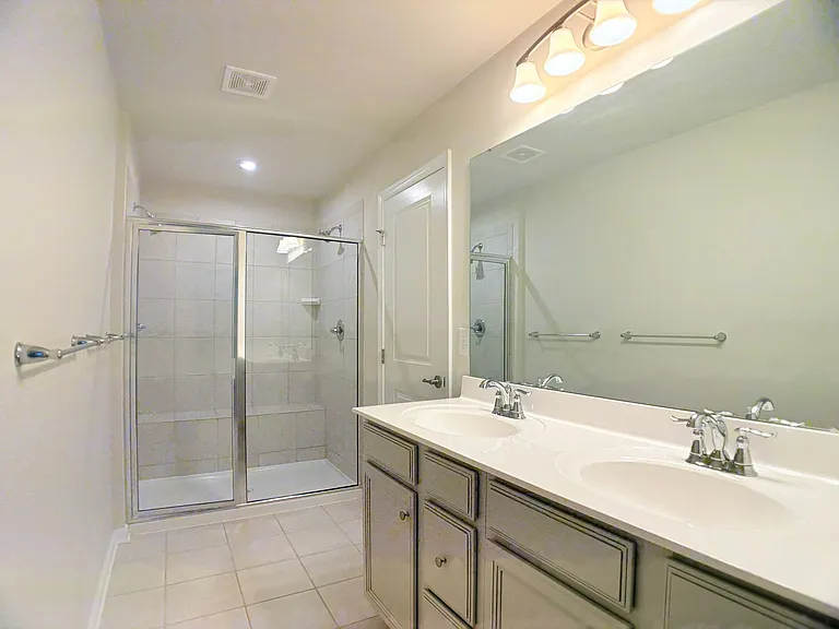 121 Capeside Ct — Photo 7