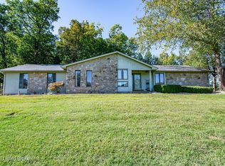 102 Thicket Ct, Radcliff, KY 40160