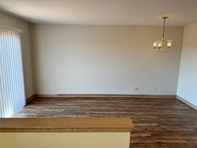 6472 N Northwest Hwy #303 — Photo 3