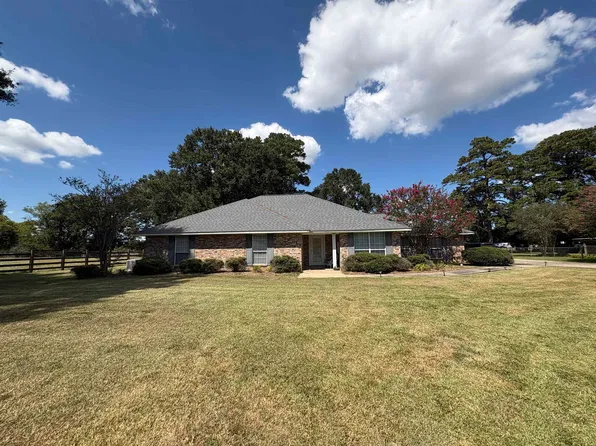 172 Whispering Oaks Dr, Opelousas, LA 70570