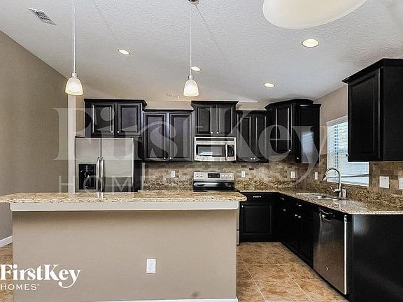 4th image of 3451 Cortland Dr