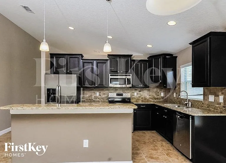 3451 Cortland Dr — Photo 4