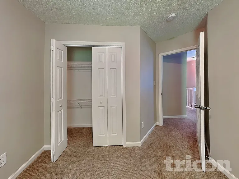 4417 Woodlawn Dr — Photo 11