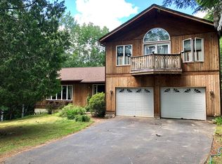 37 Fox Run Rd, Saranac Lake, NY 12983