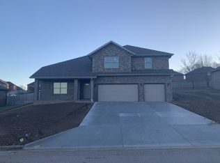 756 E Gallup Hill Rd, Nixa, MO 65714