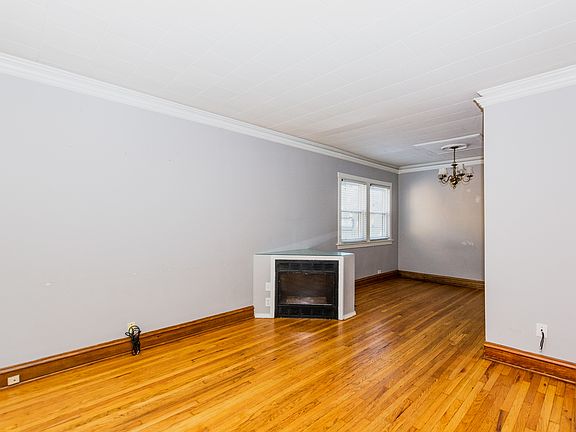 3rd image of 4343 N Francisco Ave
