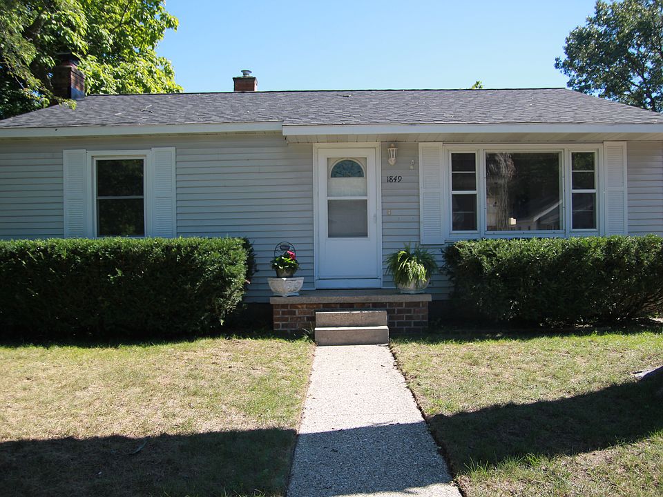 1st image of 1849 Moulton Ave