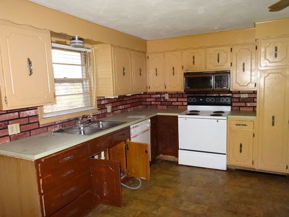 5th image of 7704 Oakland Ave