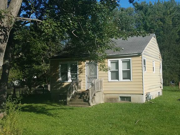 3rd image of 22044 W Spruce Dr